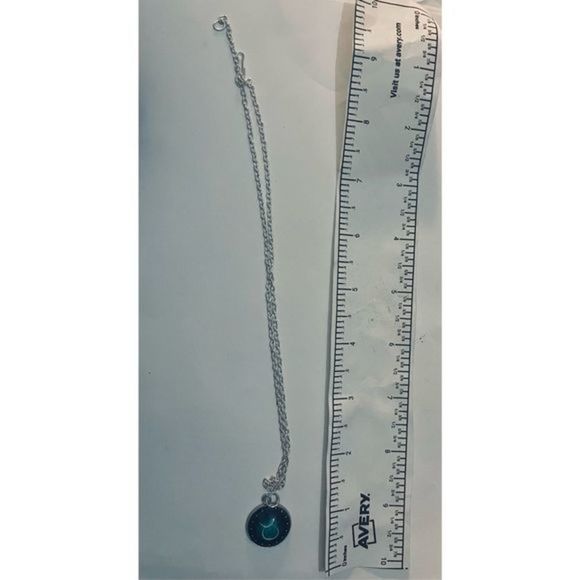 TAURUS GLOW IN THE DARK ZODIAC STAR SIGN HOROSCOPE NECKLACE - Picture 5 of 15